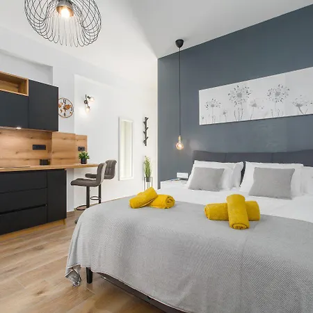 Apartment Reizendes Nur 250 Meter Zum Mit Privater Terrasse, Grill, Wifi *